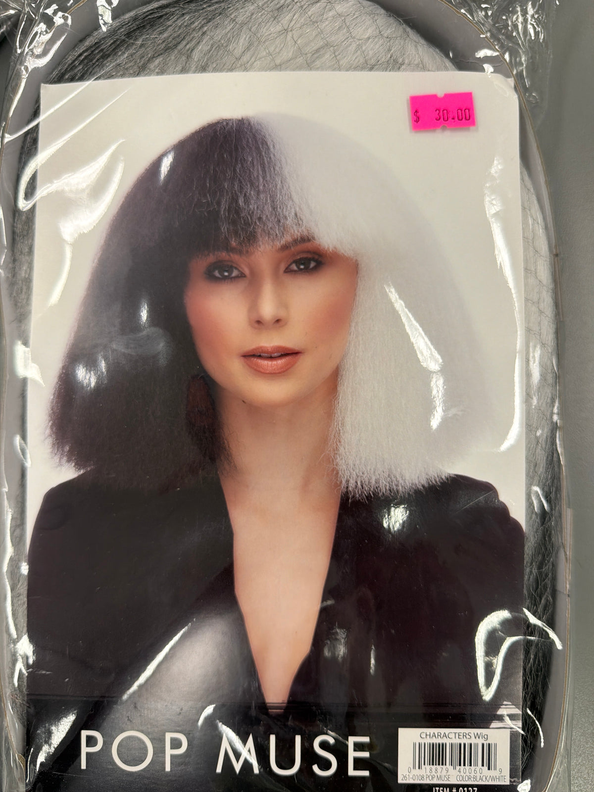 pop muse wig black and white